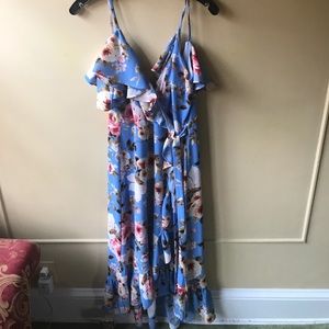 Gorgeous floral dress!